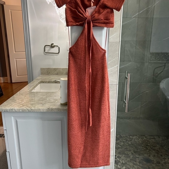 Cult Gaia Alicia Cutout Cotton-Blend Knit Off-The-Shoulder Midi Dress - Picture 9 of 14